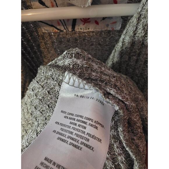 Anthropologie Akemi + Kim Long V Neck Sweater S Womens Green Long Sleeve Fall - Picture 4 of 5